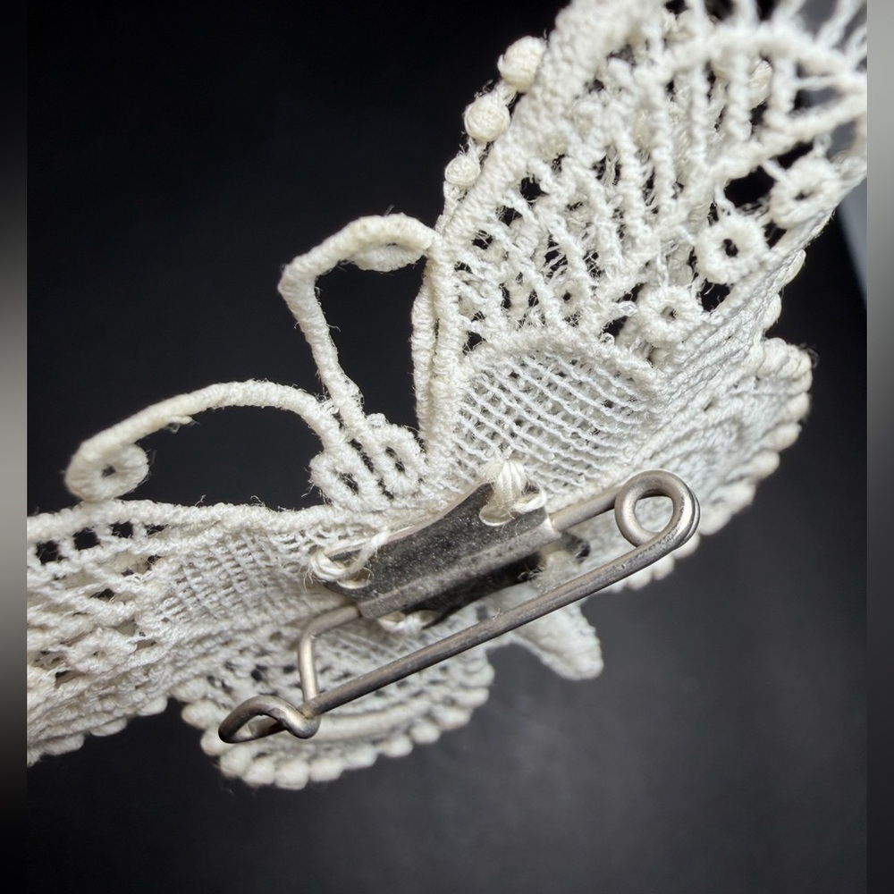 Vintage White Swiss Lace Butterfly Brooch Pin - Picture 4 of 12